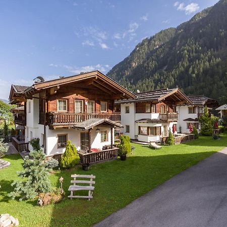 S'Doerfl Chalets Mayrhofen Bagian luar foto